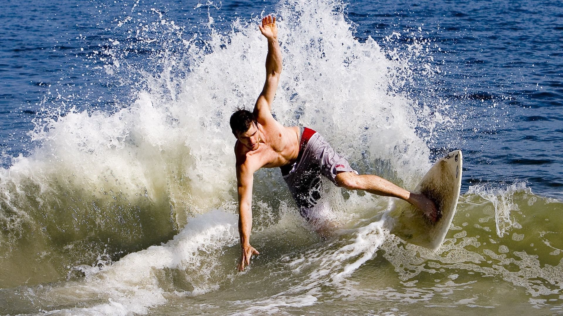 特斯·冯·迪克：在关键比赛中展现非凡的领导力，带领南非队取得胜利